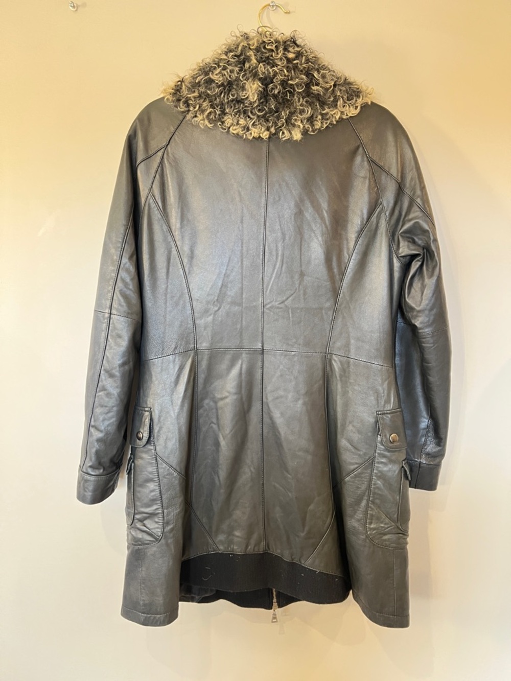 Danier Black Leather Coat with Curly Fur Collar - Picture 4 of 7
